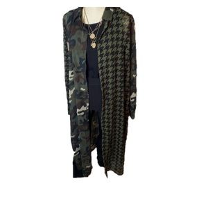 🆑Curations Camo Duster Size L EUC